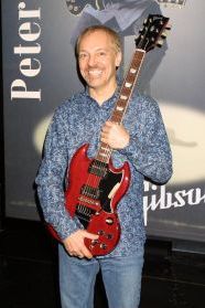 Peter Frampton, Los Angeles 2001.jpg